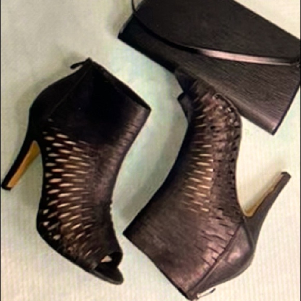 Vince Camuto KRANDI black silk goat booties. Size 5M